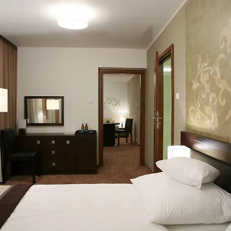 Tarnovia Hotel 4*