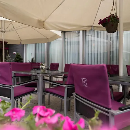 塔诺威酒店 4* Tarnów