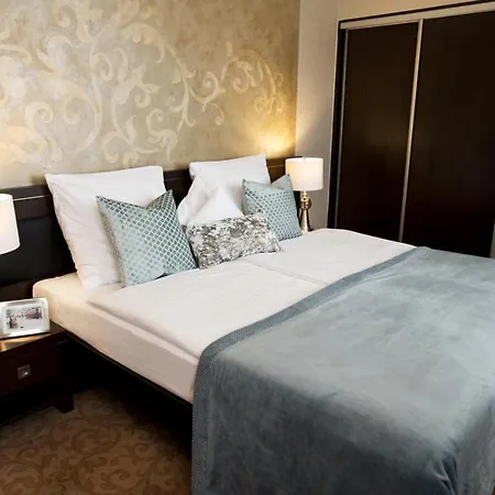 Tarnovia Hotel 4*